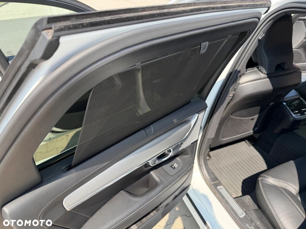 Volvo V90 D5 SCR AWD R-Design - 13