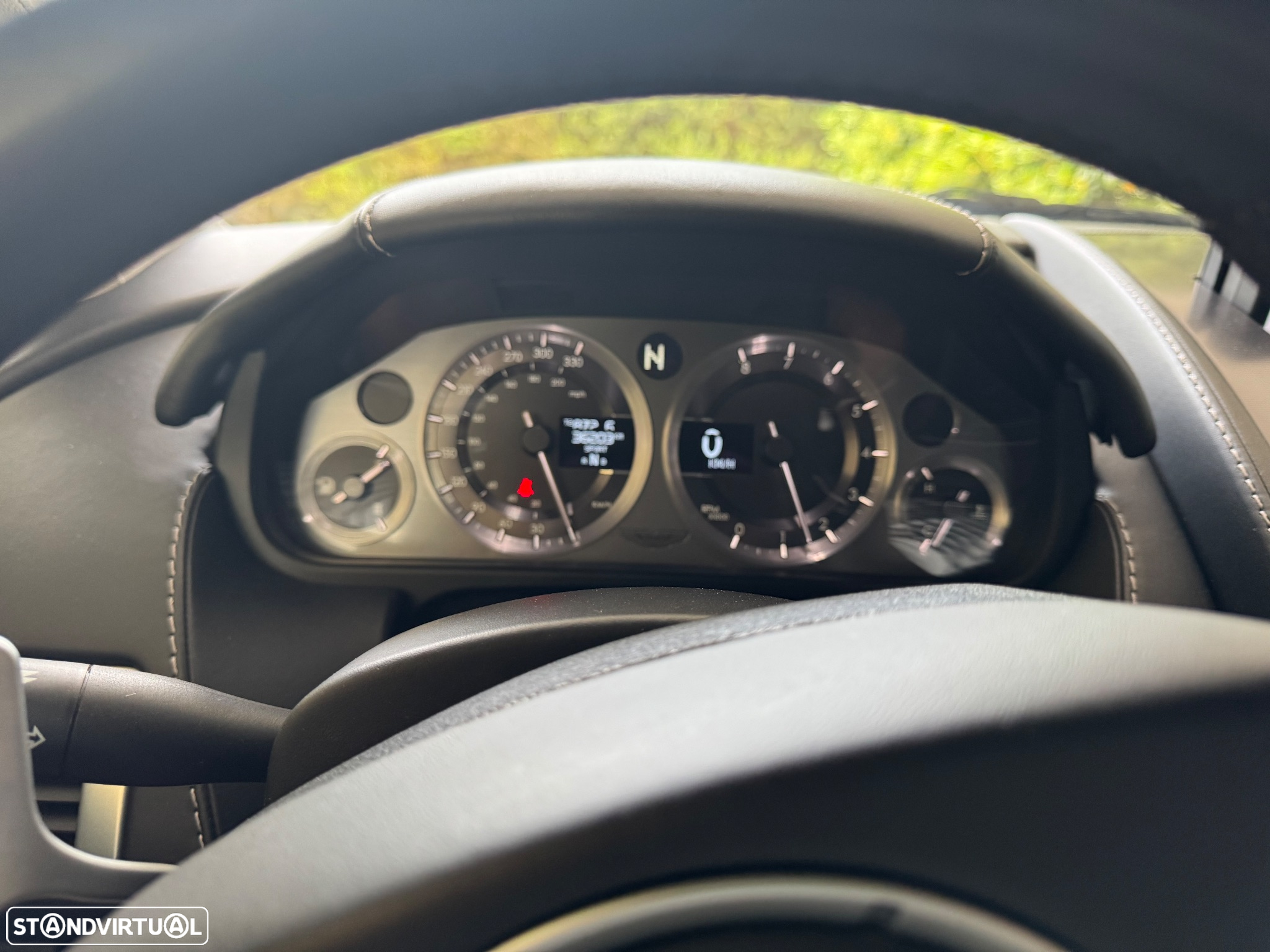Aston Martin Vantage Roadster - 28