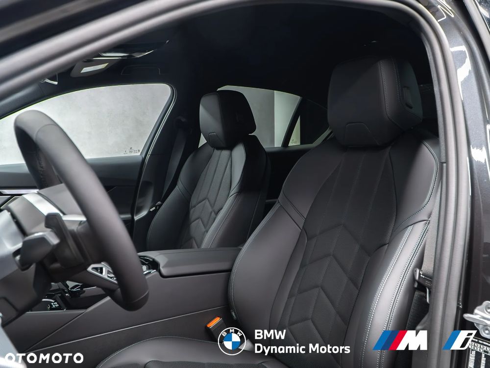 BMW Seria 5 520d xDrive - 16