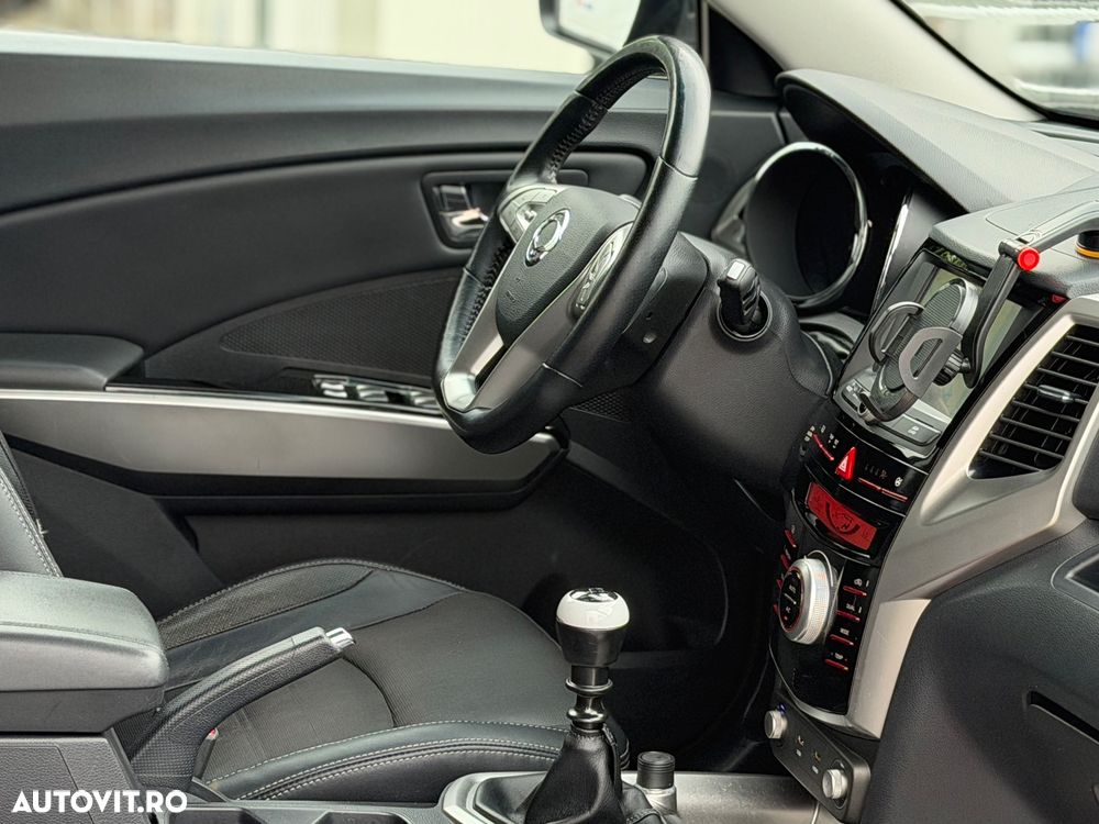 SsangYong Tivoli e-XDi 160 2WD Start/Stop Crystal - 30