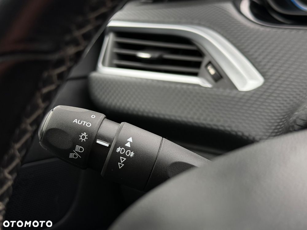 Peugeot 2008 PureTech 110 Stop&Start EAT6 Allure - 18