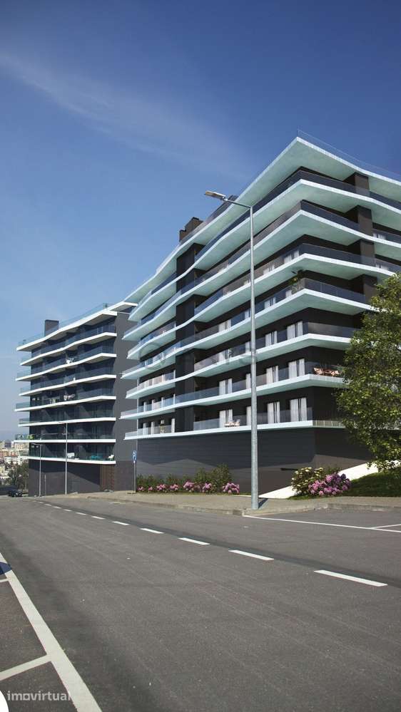 Apartamento em Ferreiros, Varanda com Churrasqueira - Grande imagem: 4/8