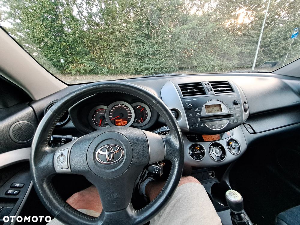 Toyota RAV4 2.2 D-4D 4x4 Sol - 17
