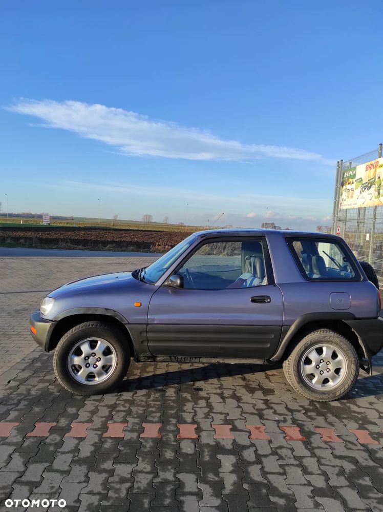 Toyota RAV4 2.0 - 7