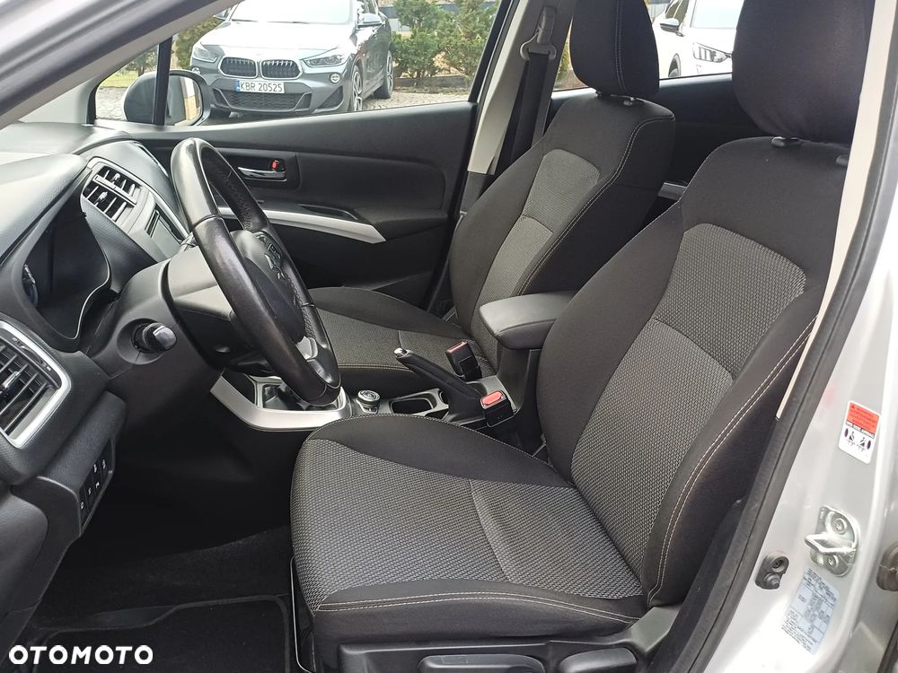 Suzuki SX4 S-Cross 1.6 DDiS 4x4 Comfort+ - 14