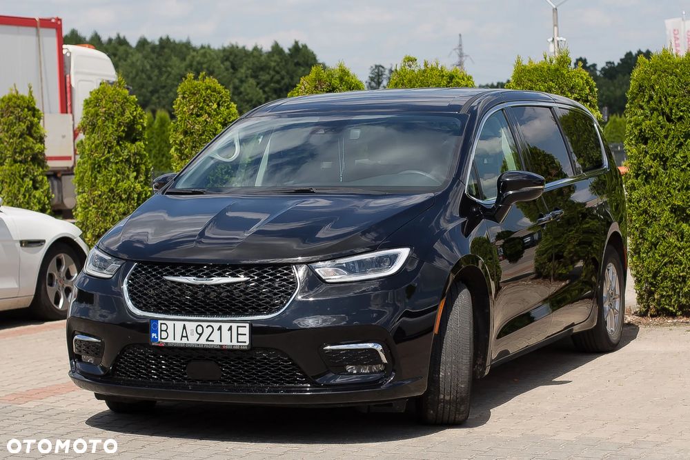 Chrysler Pacifica - 4