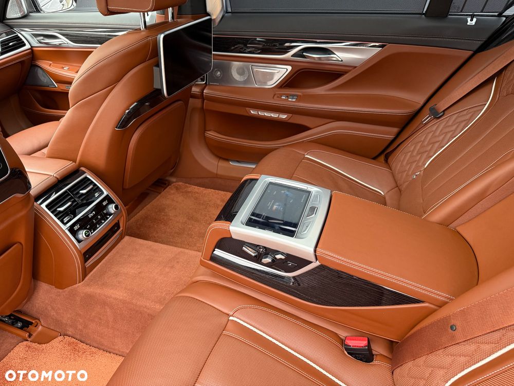 BMW Seria 7 - 35