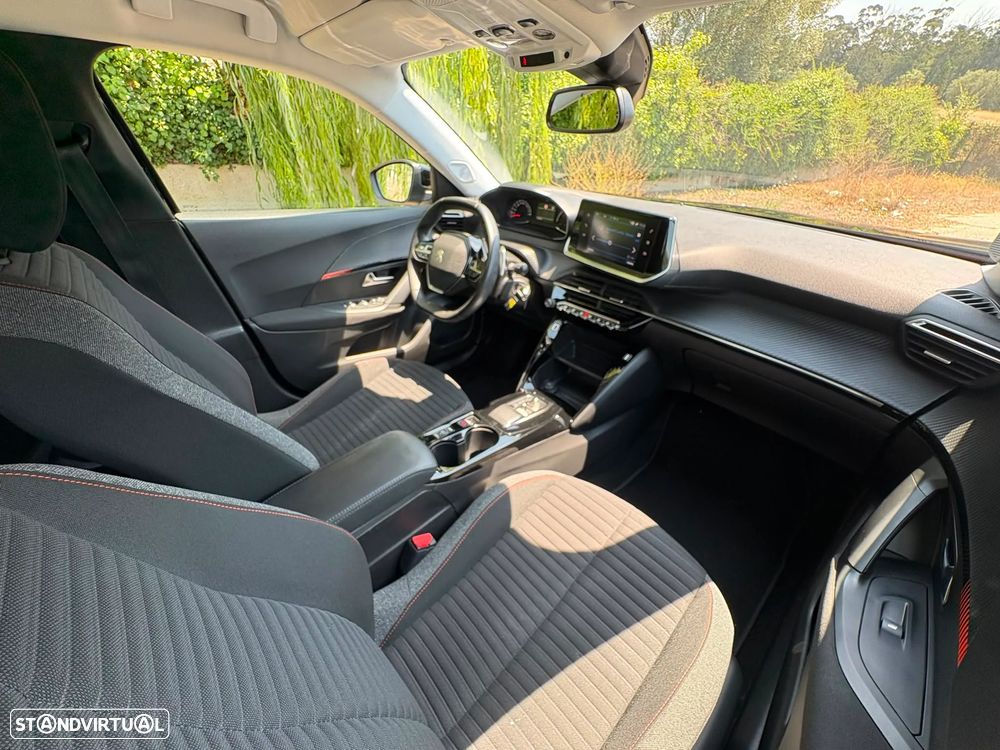 Peugeot 2008 1.2 PureTech Allure EAT8 - 25