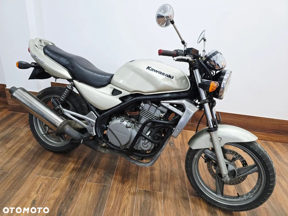Kawasaki ER - 15