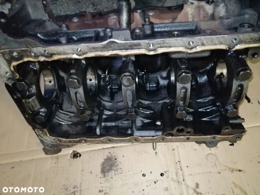 Silnik blok silnika dół Peugeot Citroen 2.0 HDI RHR - 9