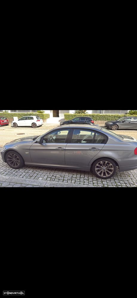 BMW 320 d Auto - 2
