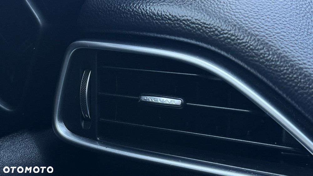 Jaguar F-Pace - 24