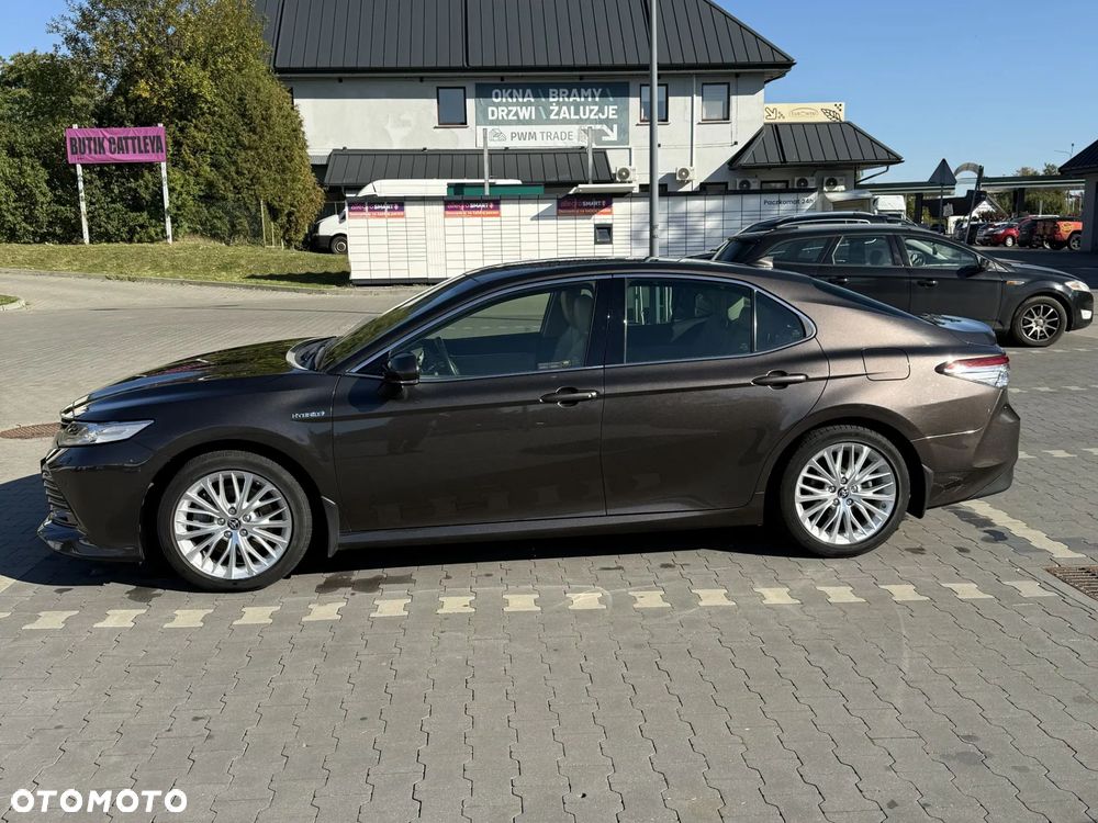 Toyota Camry 2020 photo 2