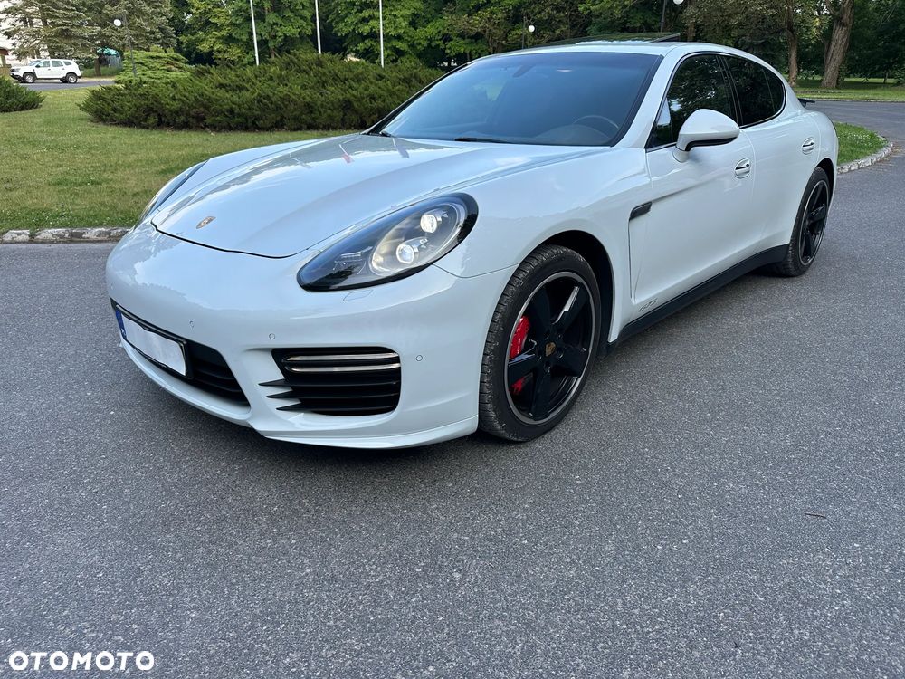 Porsche Panamera GTS PDK - 1