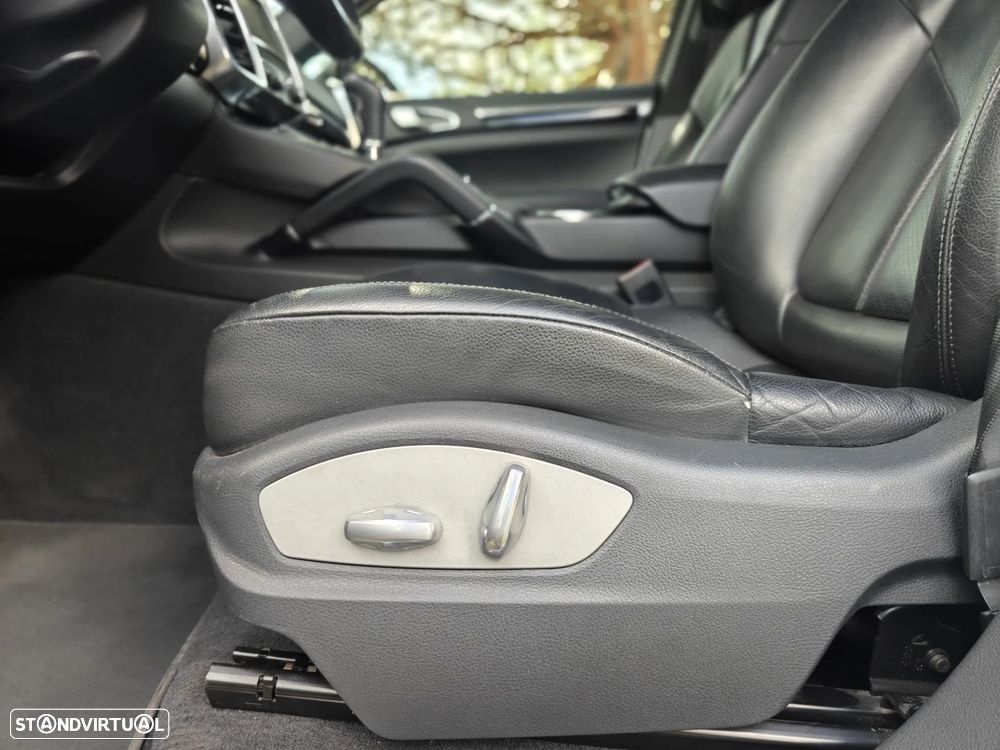 Porsche Cayenne Platinum Edition - 25