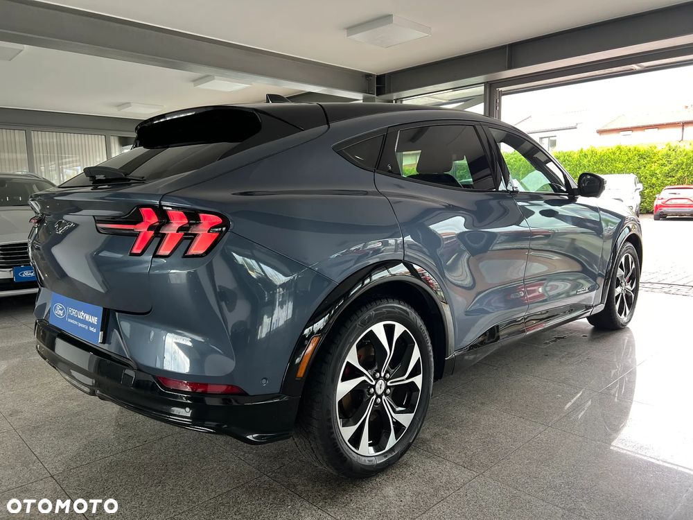 Ford Mustang Mach-E - 18