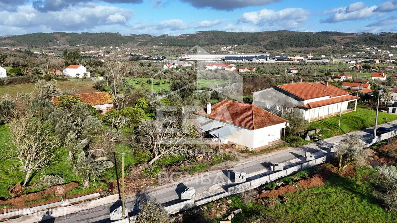 Moradia T4 com 1400m2 de terreno - Grande imagem: 2/23