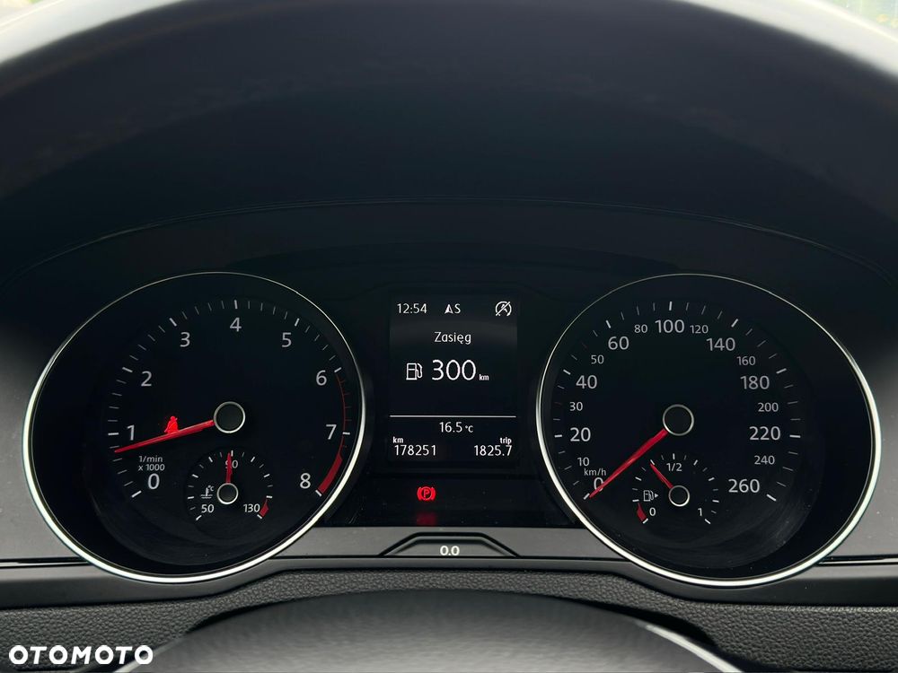 Volkswagen Passat 1.4 TSI BMT Trendline - 14