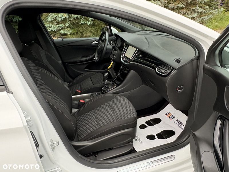 Opel Astra 1.4 Turbo Innovation - 26