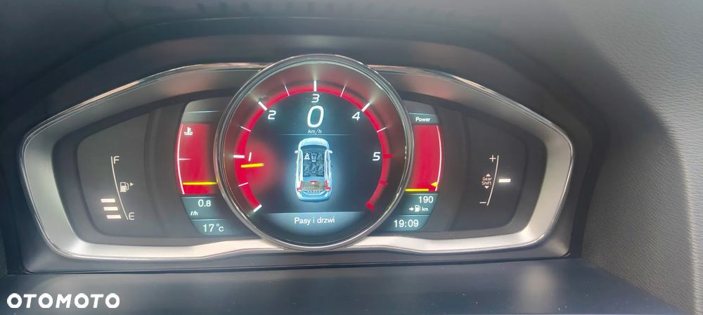 Volvo V60 D4 Summum - 24
