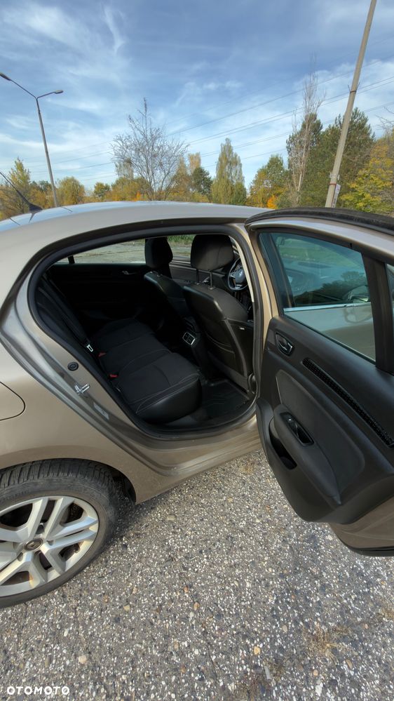 Renault Megane 1.6 SCe Zen - 11