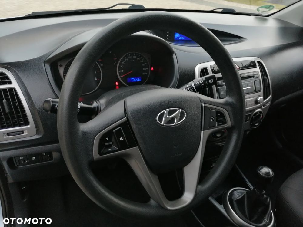 Hyundai i20 1.25 Classic + - 13