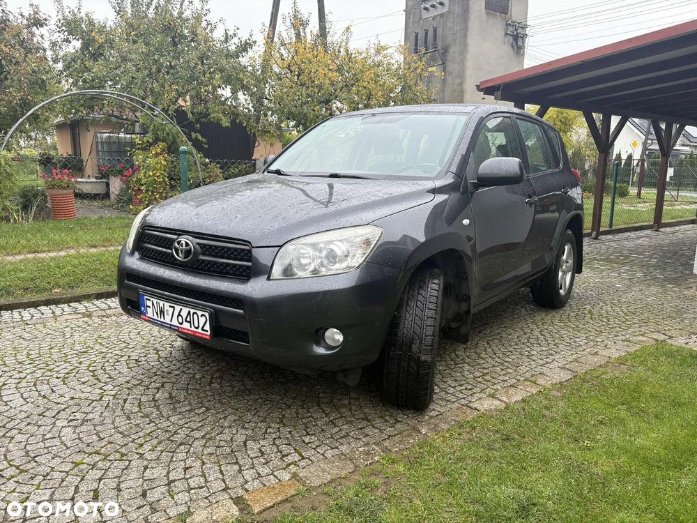 Toyota RAV4 - 1