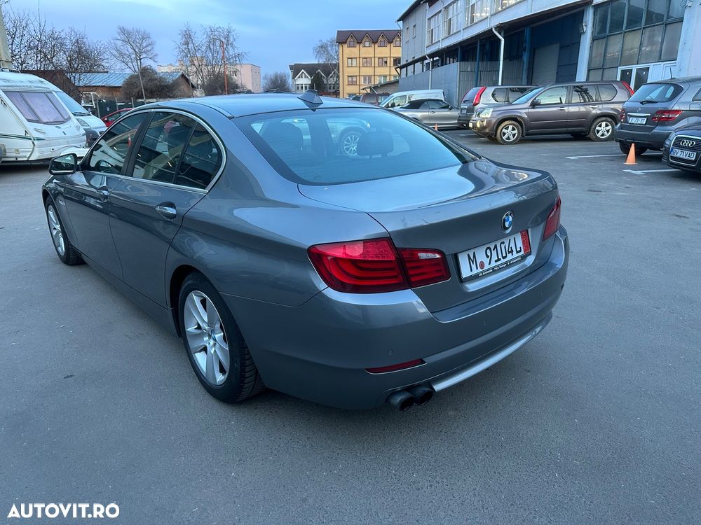 BMW Seria 5 520i Aut. Luxury Line - 16