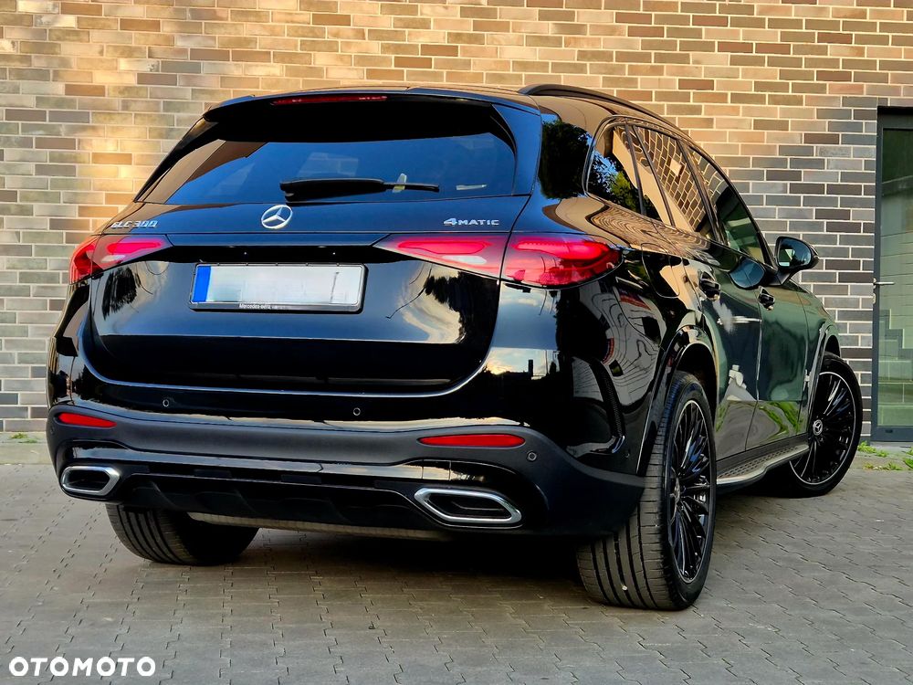 Mercedes-Benz GLC 300 4Matic 9G-TRONIC AMG Line Advanced - 13