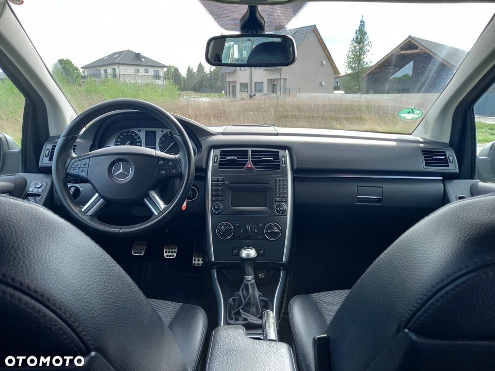 Mercedes-Benz Klasa B 180 BlueEFFICIENCY SPORT EDITION - 13
