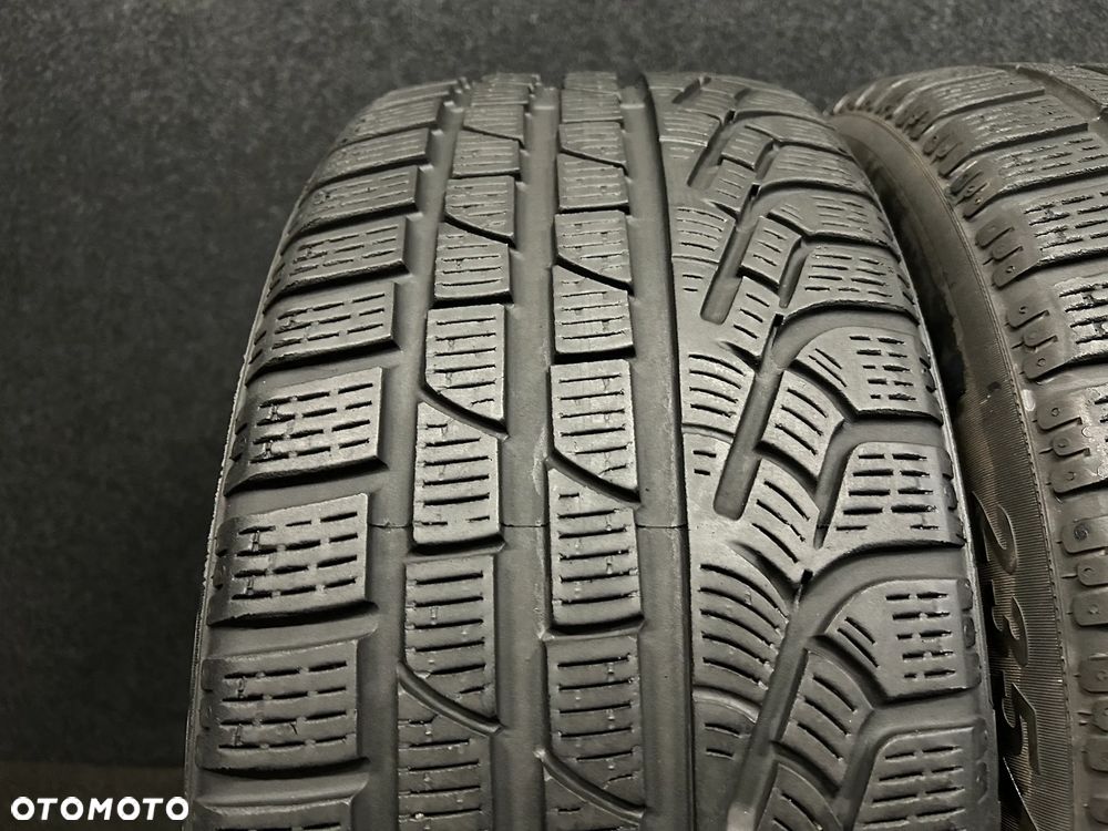 Opony zimowe Pirelli Sotto Zero Winter 240 Serie II 235/45/18 98V XL 2szt. - 2