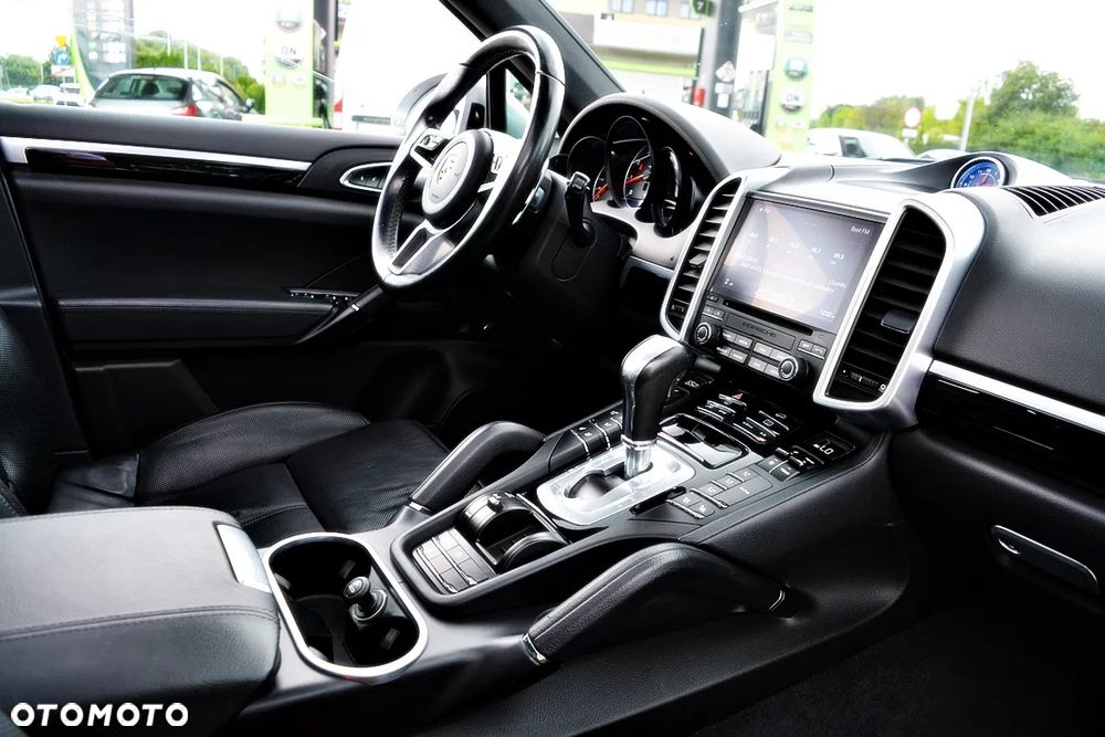 Porsche Cayenne Platinum Edition - 15