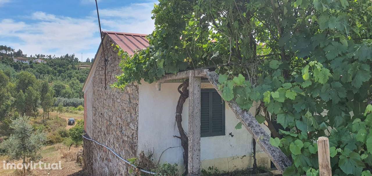 Casa para restaurar no Carvoeiro, Mação - Grande imagem: 2/43