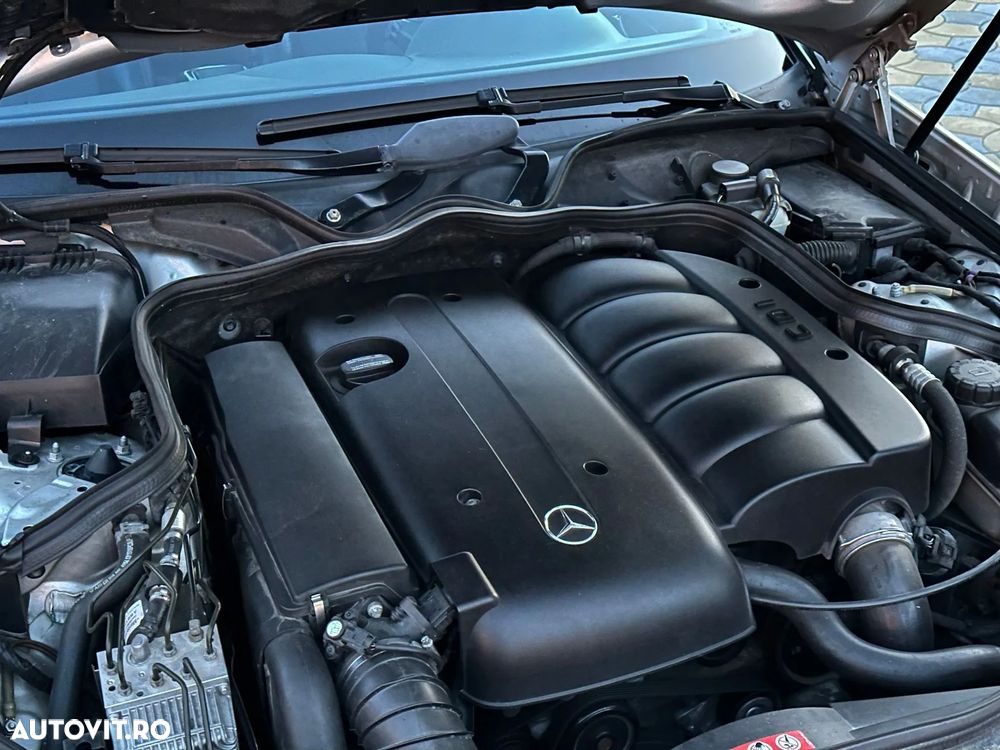 Mercedes-Benz E - 27