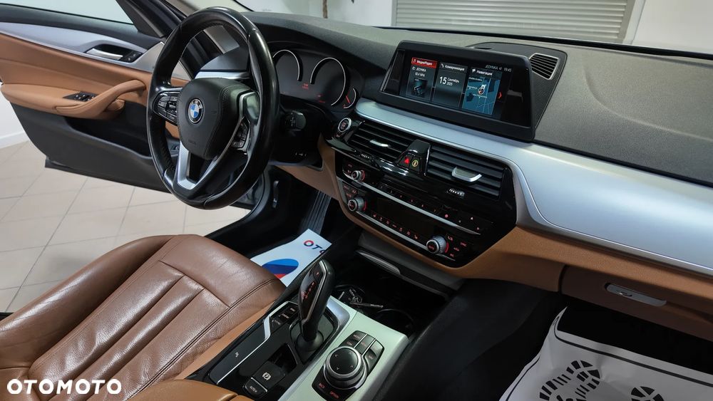 BMW Seria 5 520d Luxury Line sport - 38