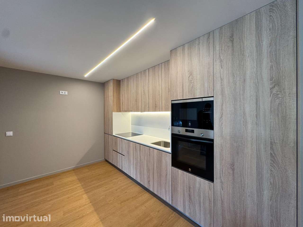 Apartamento T1 (Novo) - Arrendamento - Grande imagem: 3/11