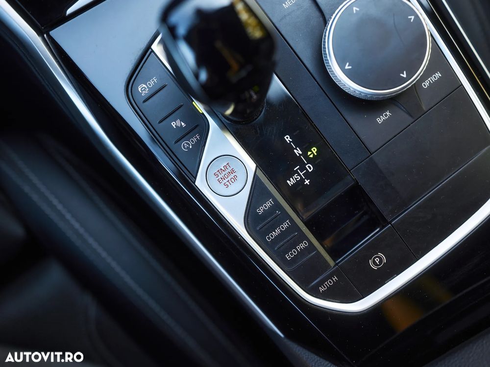 BMW Seria 3 320i xDrive AT - 26