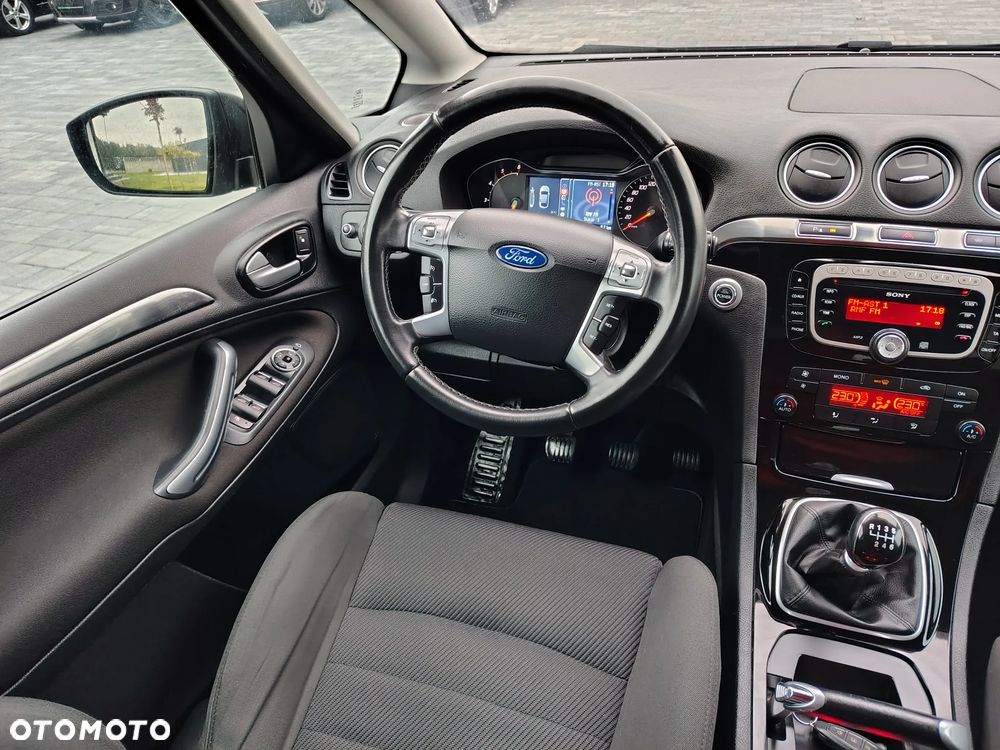 Ford S-Max - 19