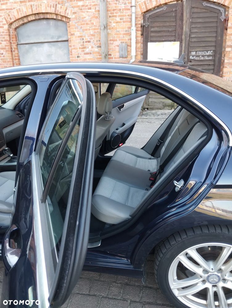 Mercedes-Benz Klasa C 320 CDI 7G-TRONIC Avantgarde DPF - 11