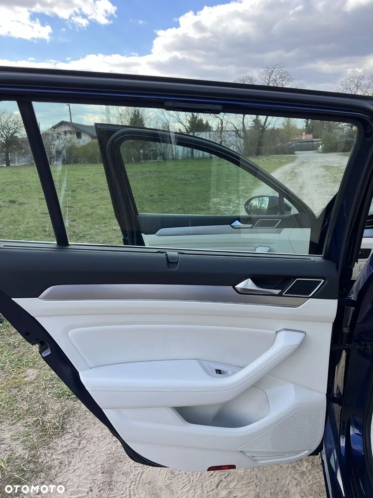 Volkswagen Passat - 9