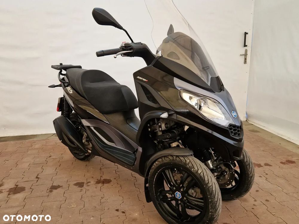 Piaggio MP-3 - 1