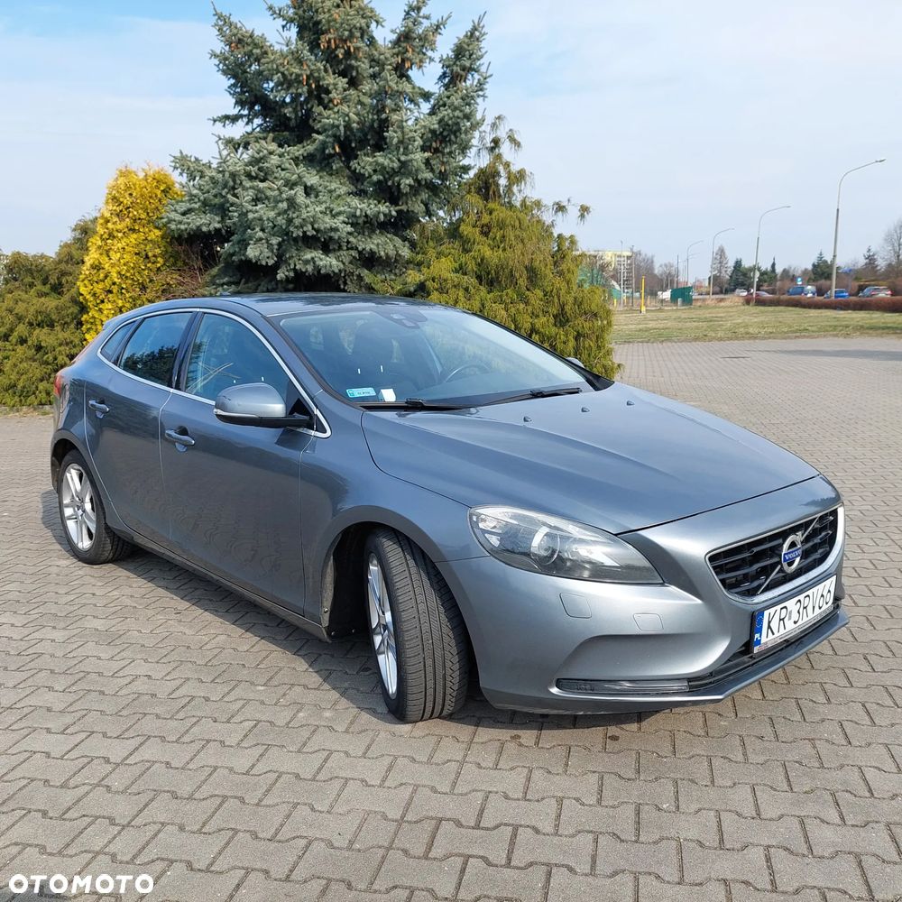Volvo V40 D4 Momentum - 1