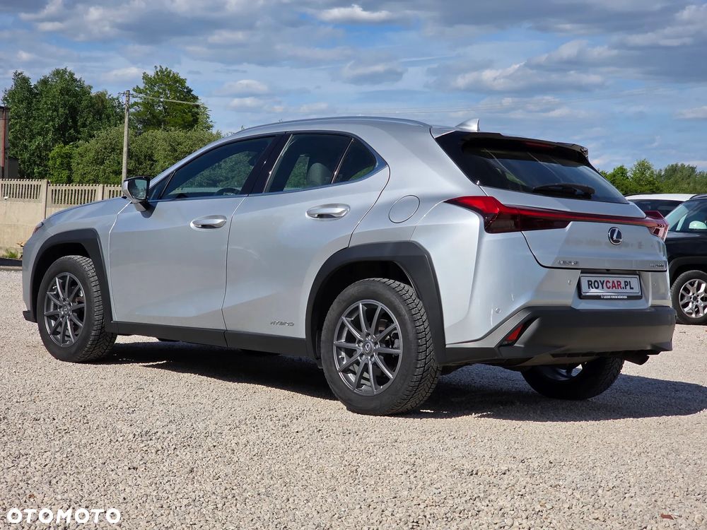Lexus UX - 15
