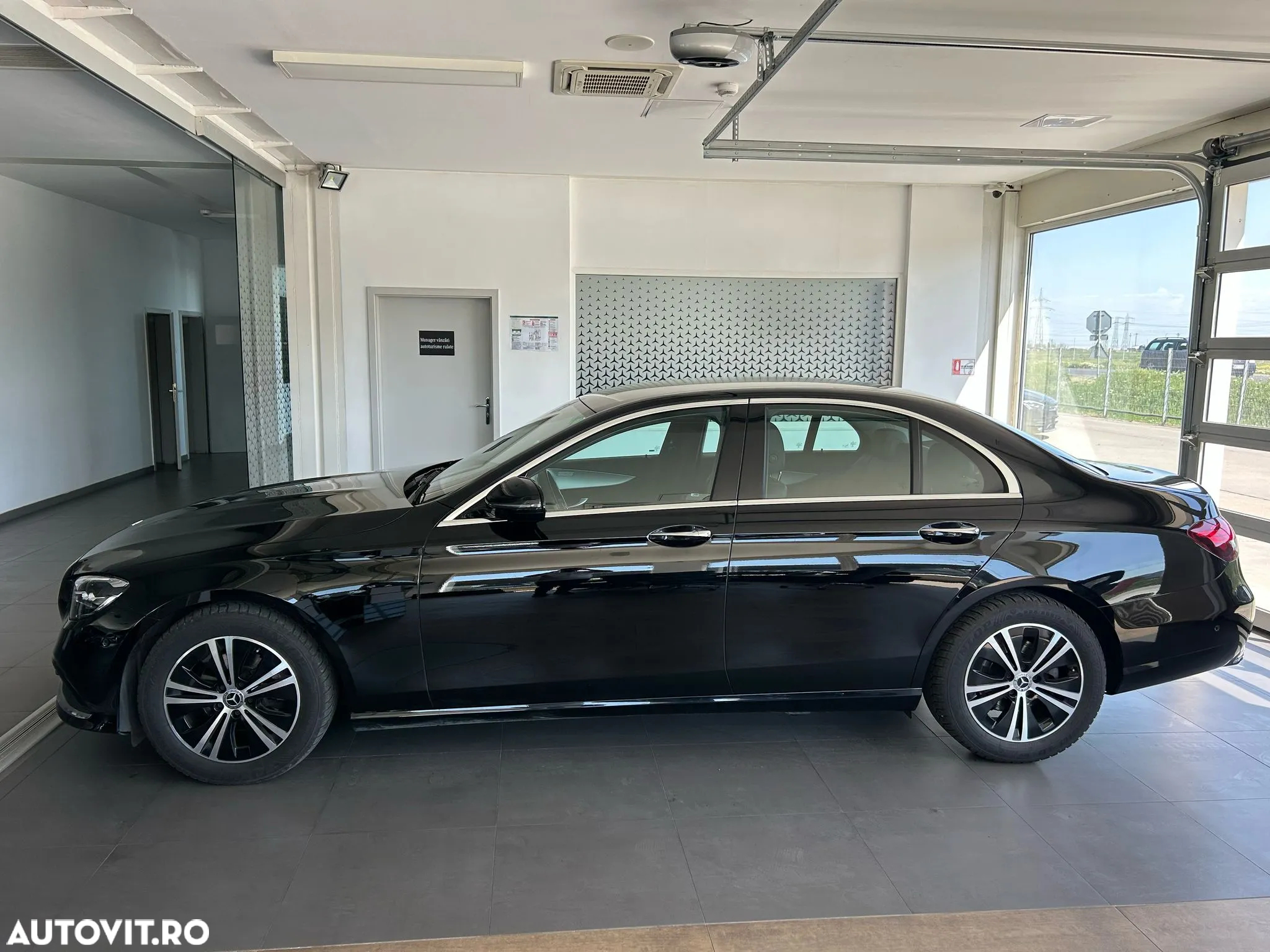 Mercedes-Benz E 220 d 9G-TRONIC Avantgarde - 2