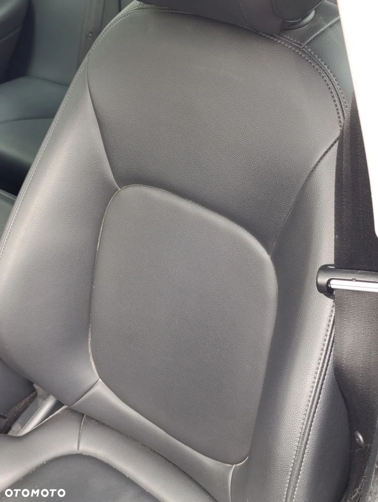 Jaguar XE 2.0 T Prestige - 16