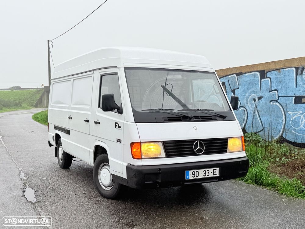 Mercedes-Benz MB100D - 4