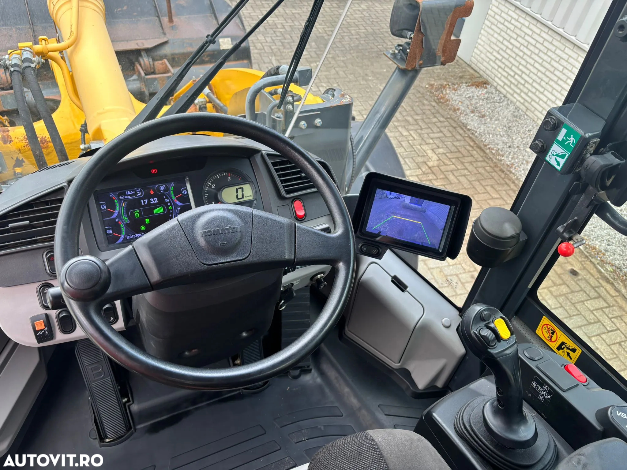 Komatsu WA320-7 Incarcator frontal vola wola compact buldo - 7