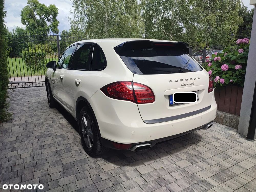 Porsche Cayenne - 4