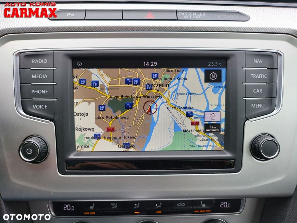 Volkswagen Passat - 18