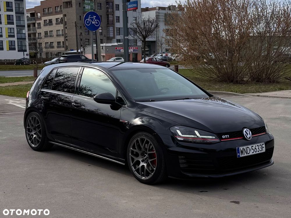 Volkswagen Golf GTI (BlueMotion Technology) DSG Performance - 2